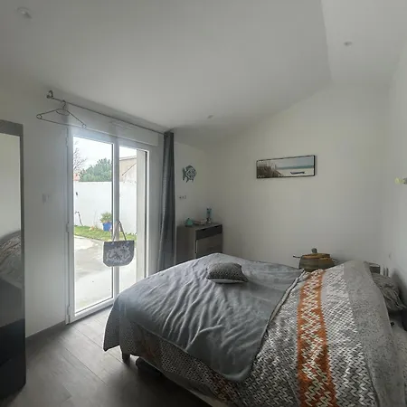 Holiday home Charmante Maison Renovee Proche Et Foret Avec Jardin - Fr-1-652-57 *
